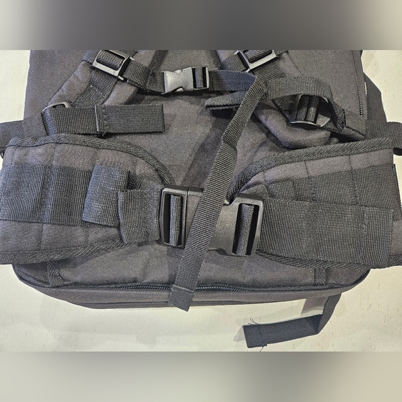 Sandpiper of California Black Military Mens Hiking Bugout Bag NEW - Picture 9 of 16